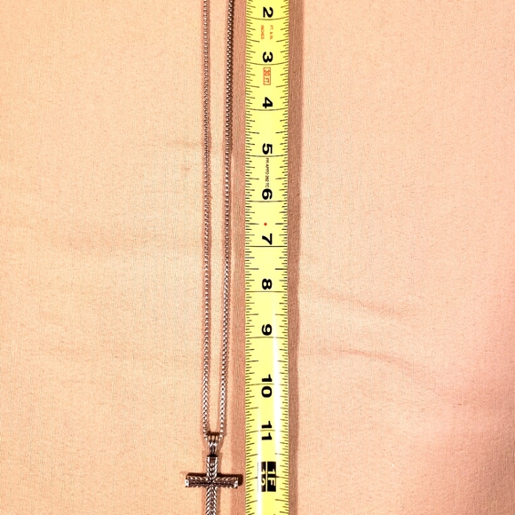 CROSS NECKLACE - Picture 5 of 6